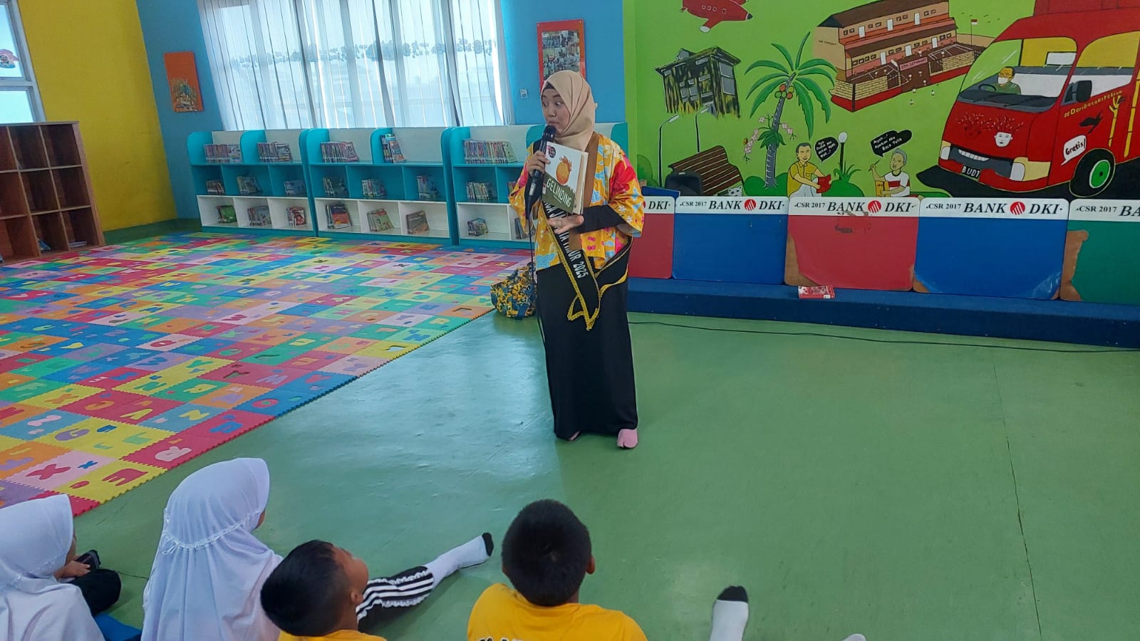 Wisata LiterAsyik Ke Perpustakaan Jakarta Timur Bersama SDN Angkasa 7